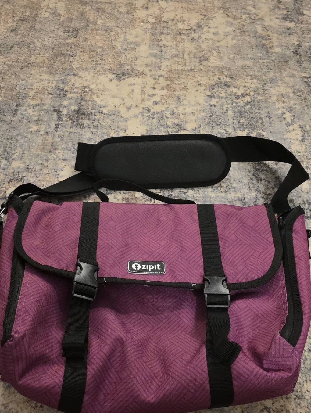Zipit Unisex Reversible Messenger Bag in Purple/Multicolor
